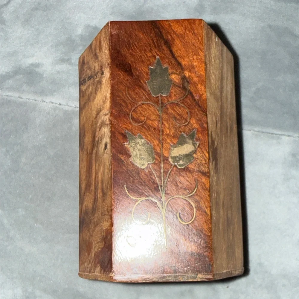 Vintage Boho Carved Wood and Inlaid Sheesham Pencil Holder T22